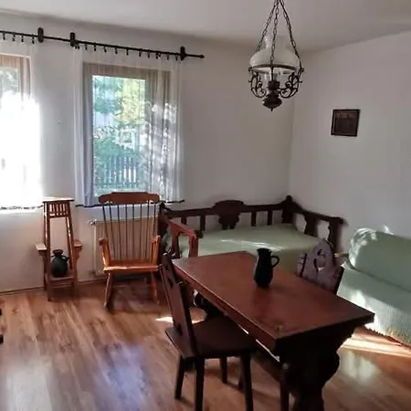 Tulipanos Haz アパート