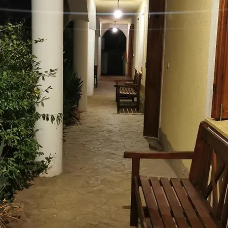 Tulipanos Haz Apartmán *