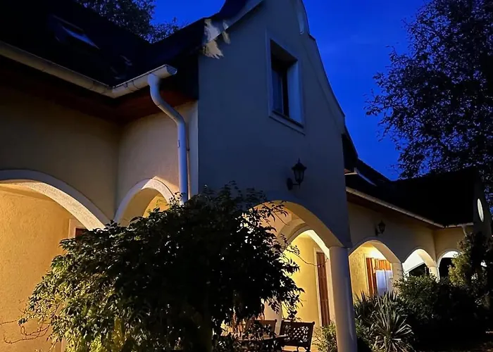 Tulipanos Haz * Velence