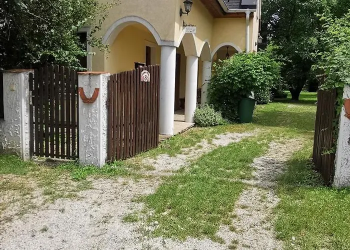 Tulipanos Haz Apartmán *