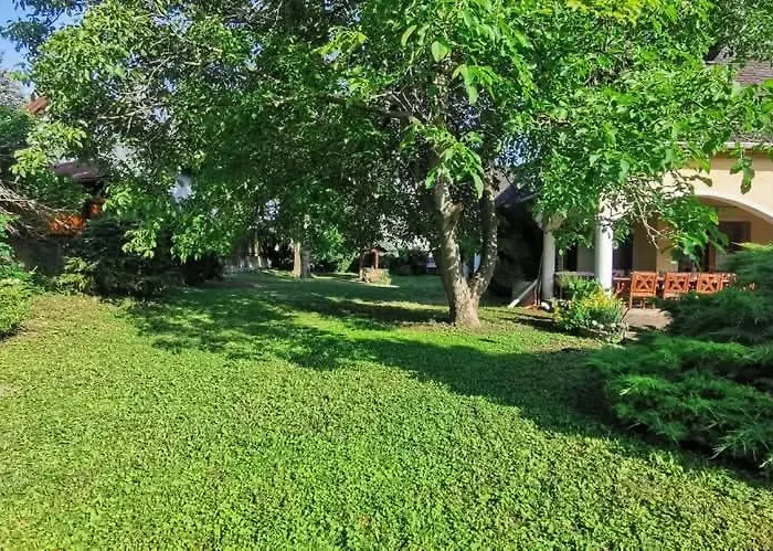 Tulipanos Haz Appartement Velence